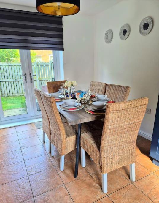 שפילד Home From Home 3 Bed,2 Bath House With Garden&Parking Near Centre&Tram Stop מראה חיצוני תמונה
